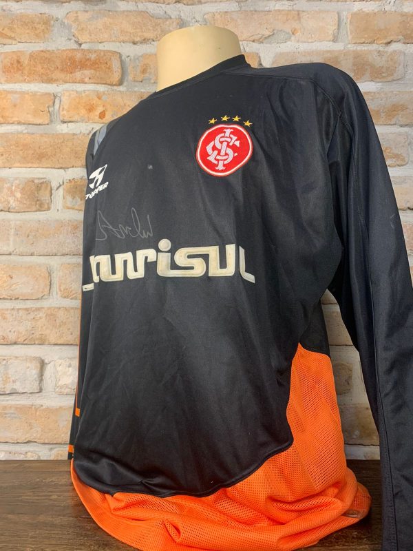 Camisa Internacional Topper 2004 André goleiro autografada mangas longas - Imagem 2