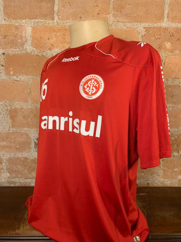 Camisa Internacional Reebok 2010 Libertadores da América Tinga autografada - Imagem 3